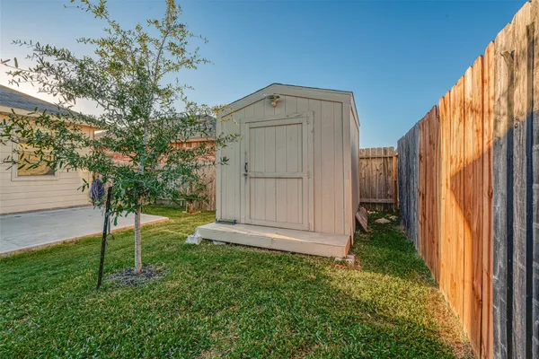 $1,950 | 5207 Chester Springs Lane, Katy, TX 77449