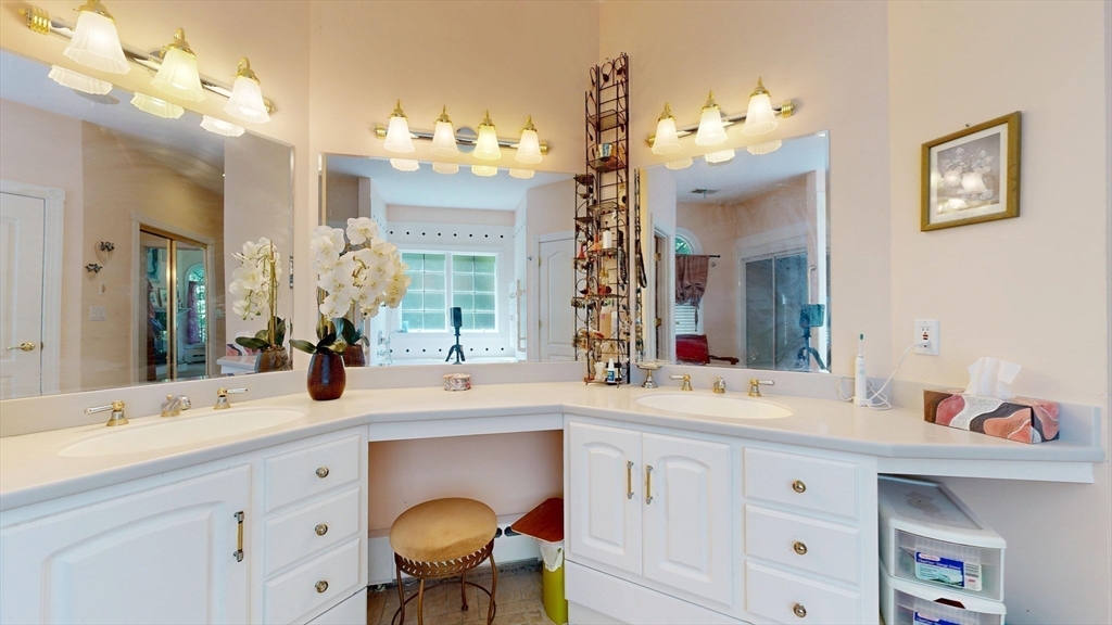 40 Country Club Drive Bridgewater, MA 02324 - Photo 22 of 39