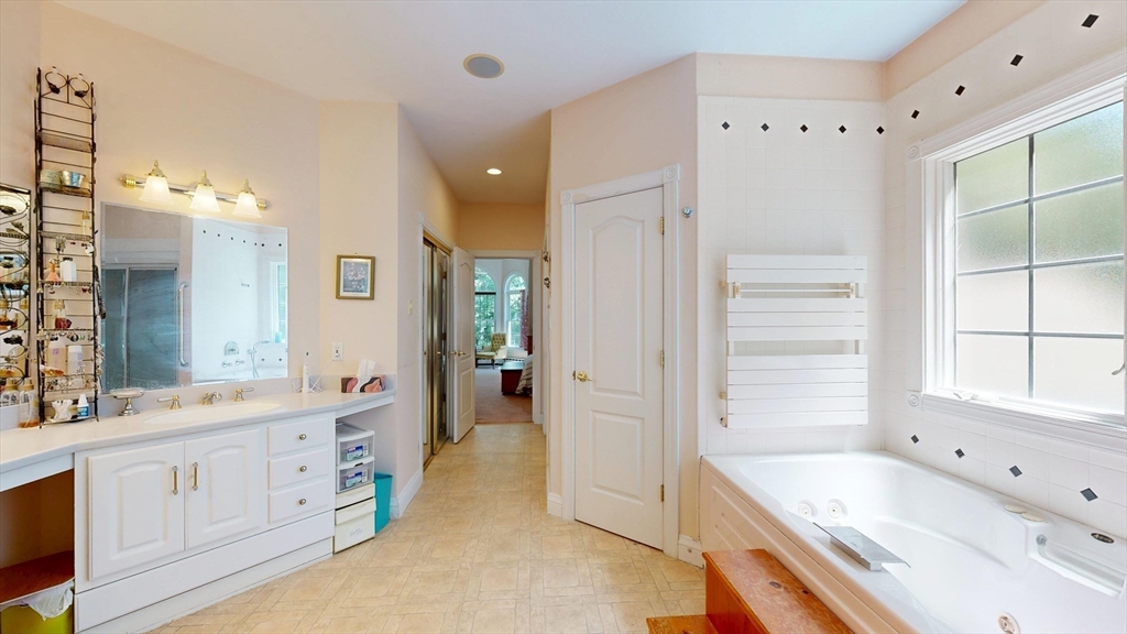 40 Country Club Drive Bridgewater, MA 02324 - Photo 24 of 39