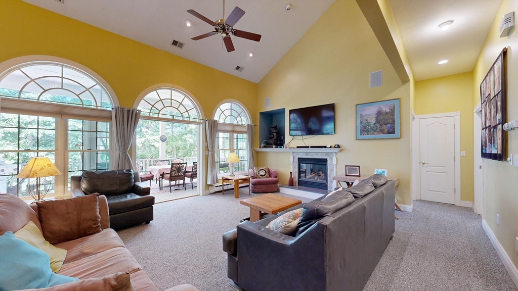 40 Country Club Drive Bridgewater, MA 02324 - Photo 9 of 39