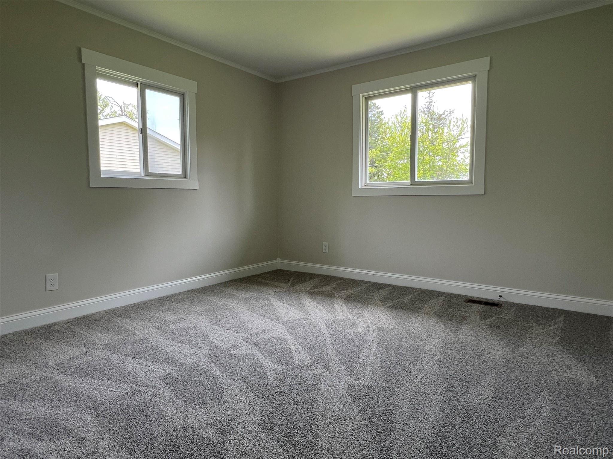 5327 East Carpenter Road Flint, MI 48506 - Photo 17 of 21 EE04247A-0E5E-4B0B-B3F3-D4DC38572DA7.jpeg