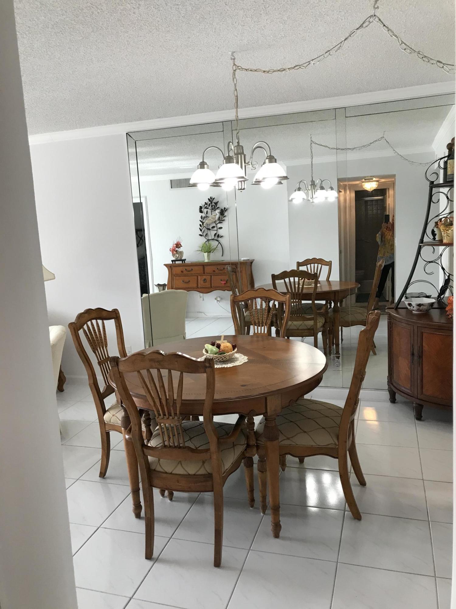 771 Jeffery Street, Unit 201 Boca Raton, FL 33487 - Photo 7 of 27 IMG_0090
