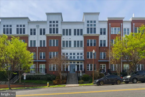 $5,000 | 1418 North Rhodes Street, Unit B107, Arlington, VA 22209