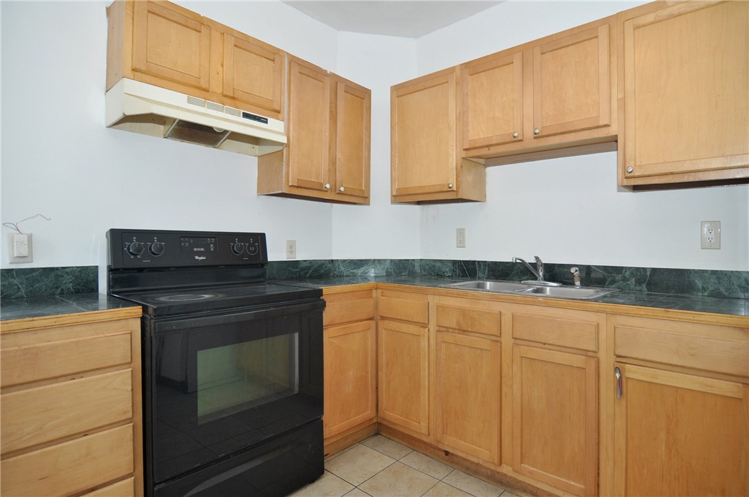 17 Rounds Avenue Providence, RI 02907 - Photo 3 of 23 Gallery Image 3