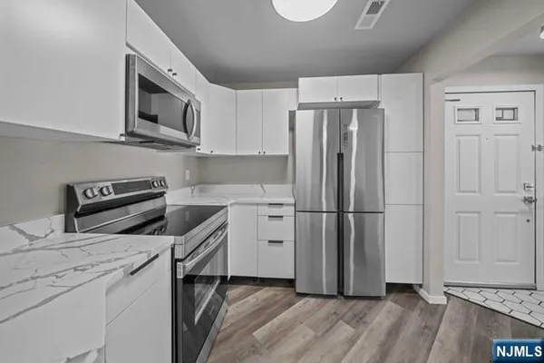 $3,200 | 1433 Teresa Drive, Fort Lee, NJ 07024