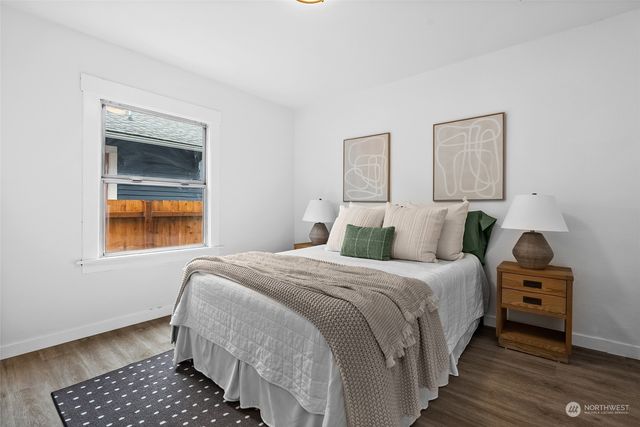 a view of a livingroom with furniture