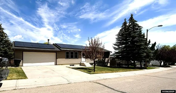 $275,000 | 1126 7th W Avenue, Kemmerer, WY 83101