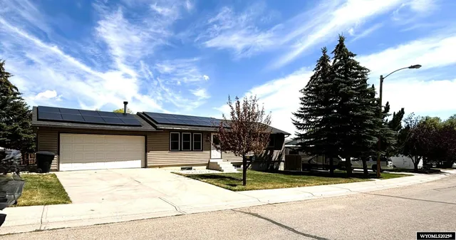 $280,000 | 1126 7th W Avenue, Kemmerer, WY 83101