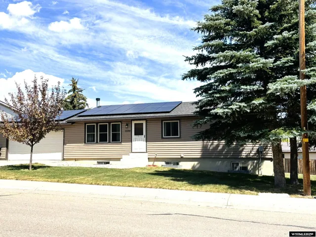 $280,000 | 1126 7th W Avenue, Kemmerer, WY 83101