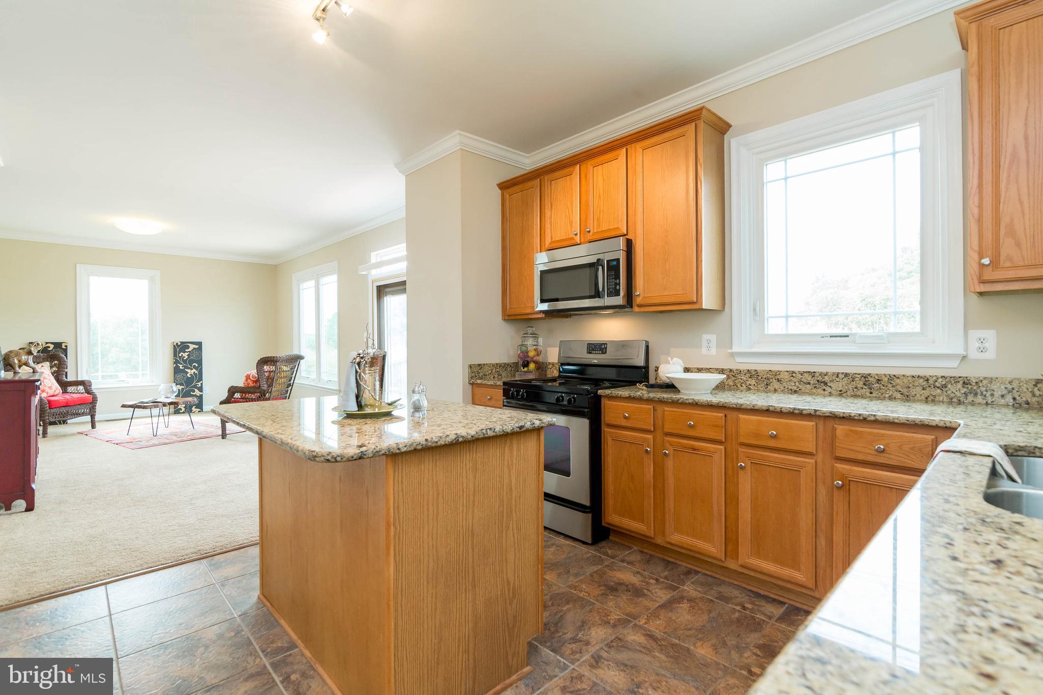 17608 Overlook Road Dumfries, VA 22026 - Photo 15 of 52 Lots of Storage and counter space!