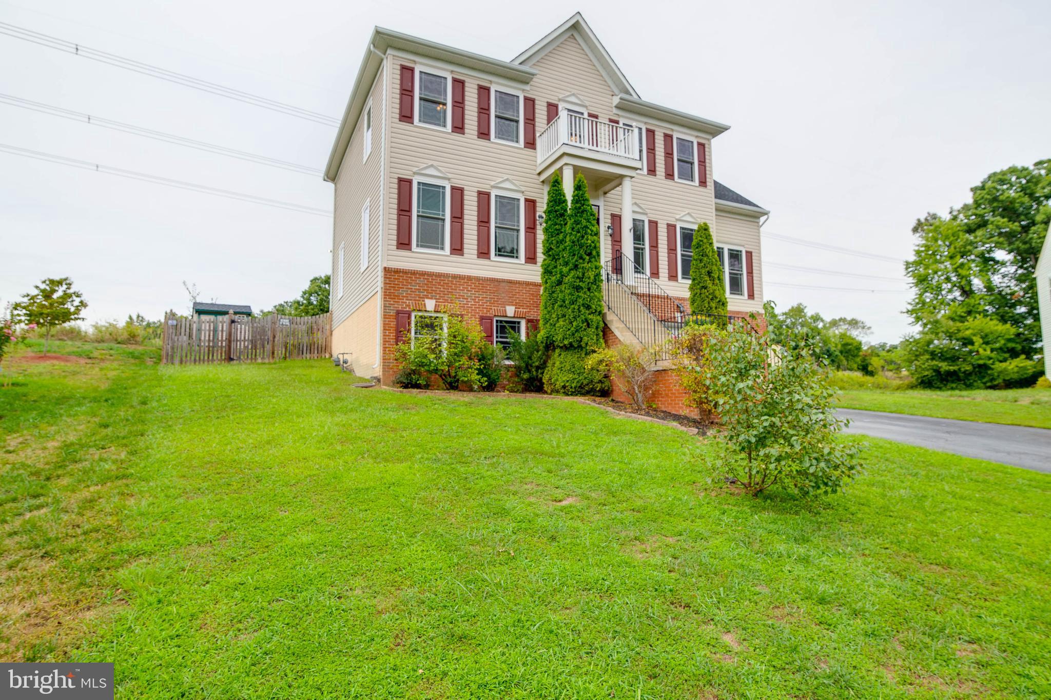 17608 Overlook Road Dumfries, VA 22026 - Photo 3 of 52 17608 OVERLOOK RD, Dumfries, VA 22026