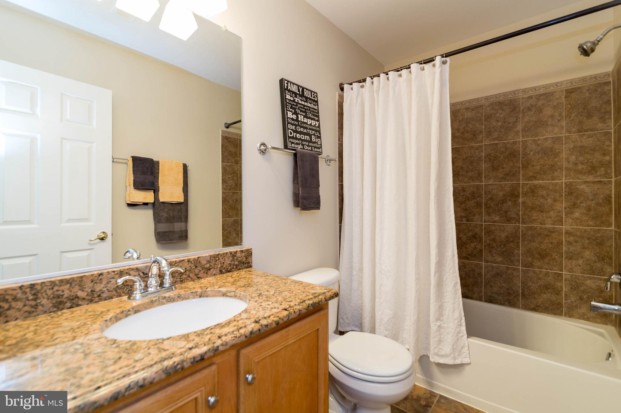17608 Overlook Road Dumfries, VA 22026 - Photo 33 of 52 Upper level full hall bath