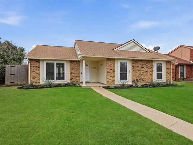 $325,000 | 1202 Cherrywood Court, Allen, TX 75002