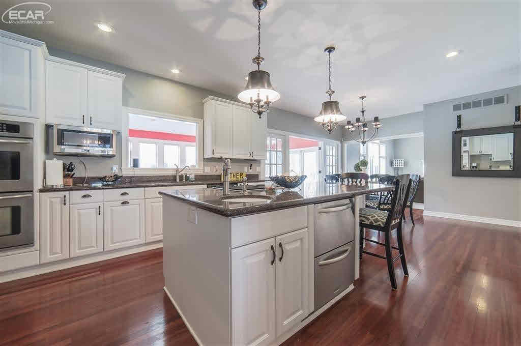 1130 Kings Carriage Road Grand Blanc, MI 48439 - Photo 28 of 92 21404224-27.JPG