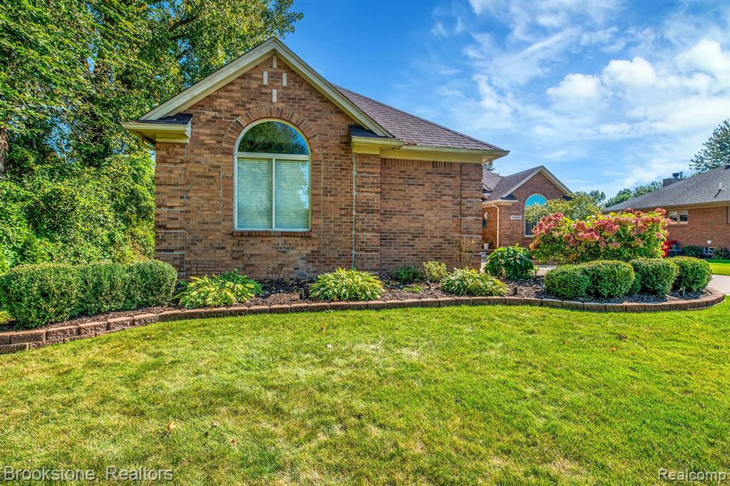 49159 Monte Road Chesterfield, MI 48047 - Photo 3 of 35