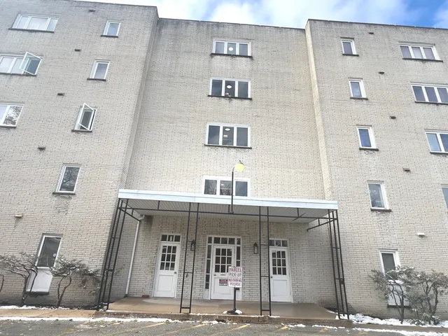 $2,200 | 11551 South Western Avenue, Unit C3C, Chicago, IL 60643