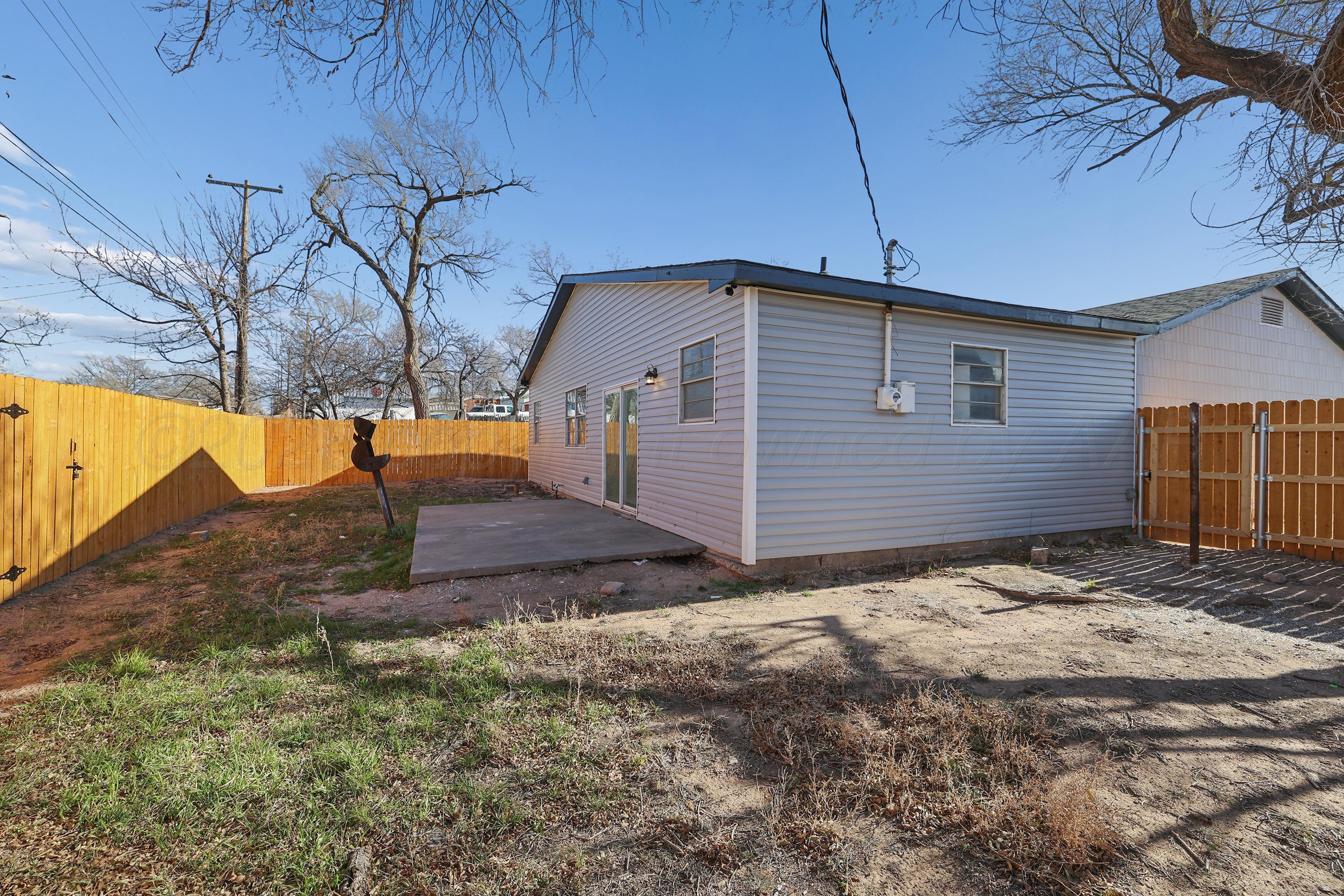 1203 Sycamore Avenue Amarillo, TX 79107 - Photo 19 of 21 23-Backyard