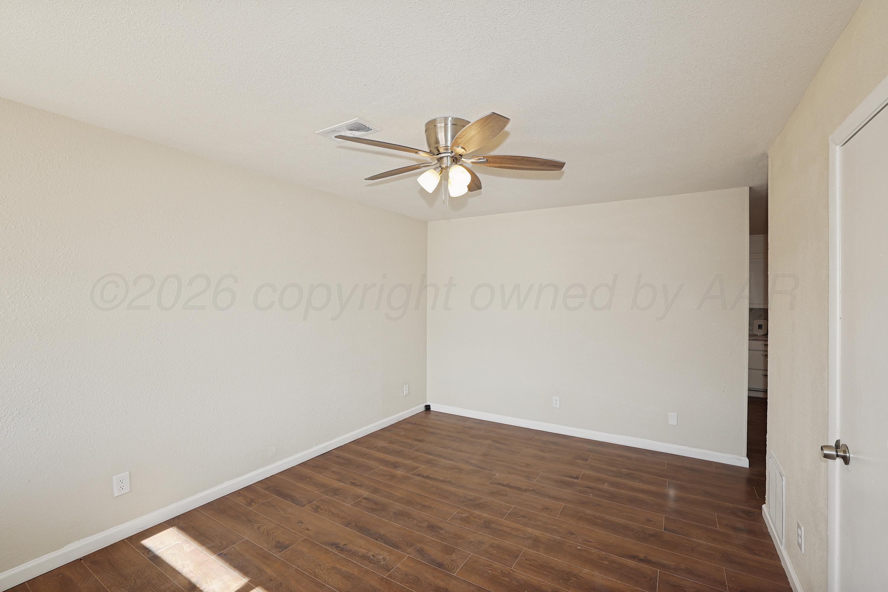1203 Sycamore Avenue Amarillo, TX 79107 - Photo 20 of 21 3-Living Area