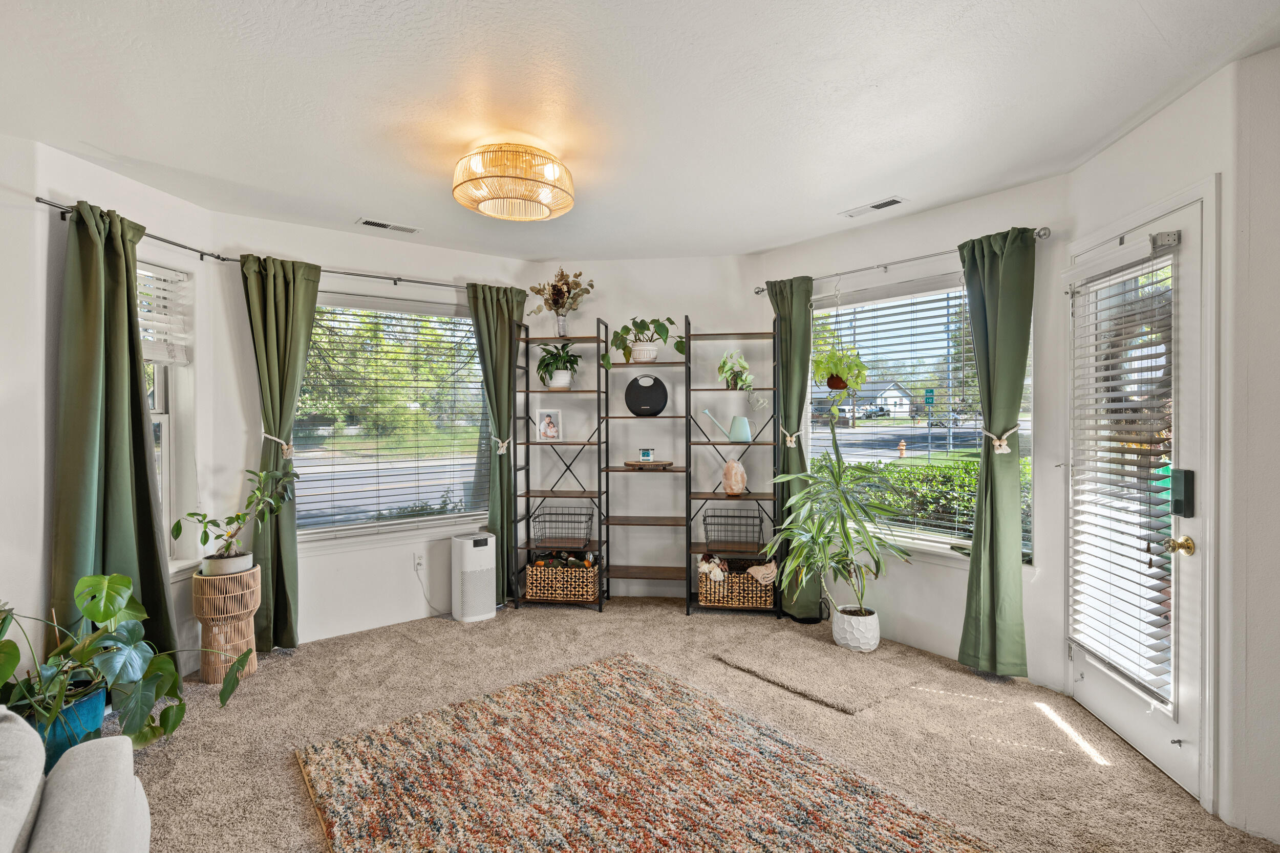 3015 Merriman Road, Unit 12 Medford, OR 97501 - Photo 7 of 28 8_3015 merriman road - 08