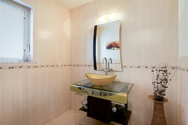 $1,387,000 | 1925 Northeast 214th Terrace, Miami, FL 33179