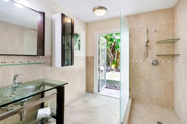 $1,387,000 | 1925 Northeast 214th Terrace, Miami, FL 33179
