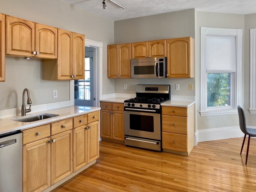 24 Boston Street, Unit 2 Somerville, MA 02143 - Photo 6 of 12