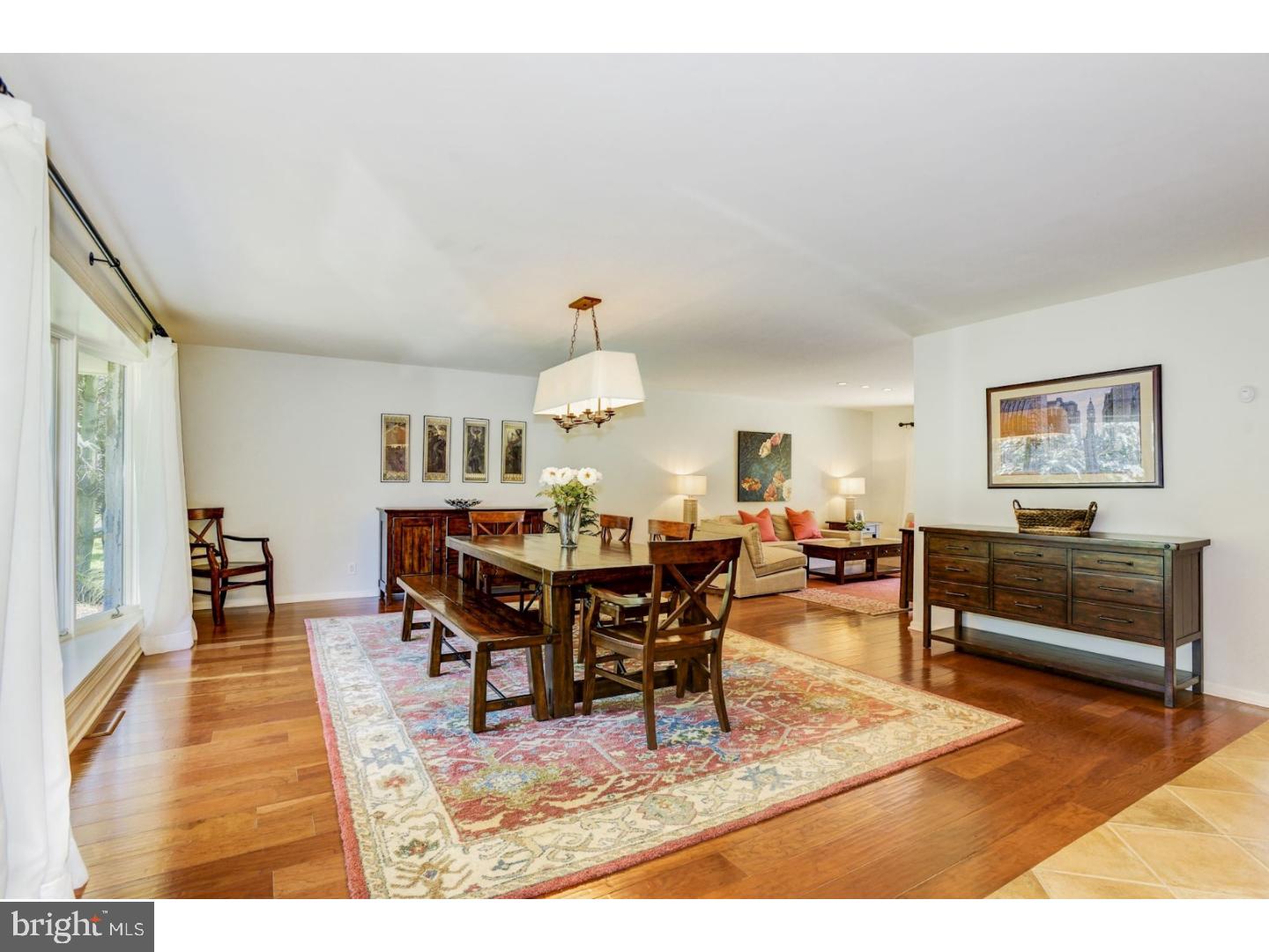 513 Middlesex Drive Moorestown, NJ 08057 - Photo 2 of 21 Living Room
