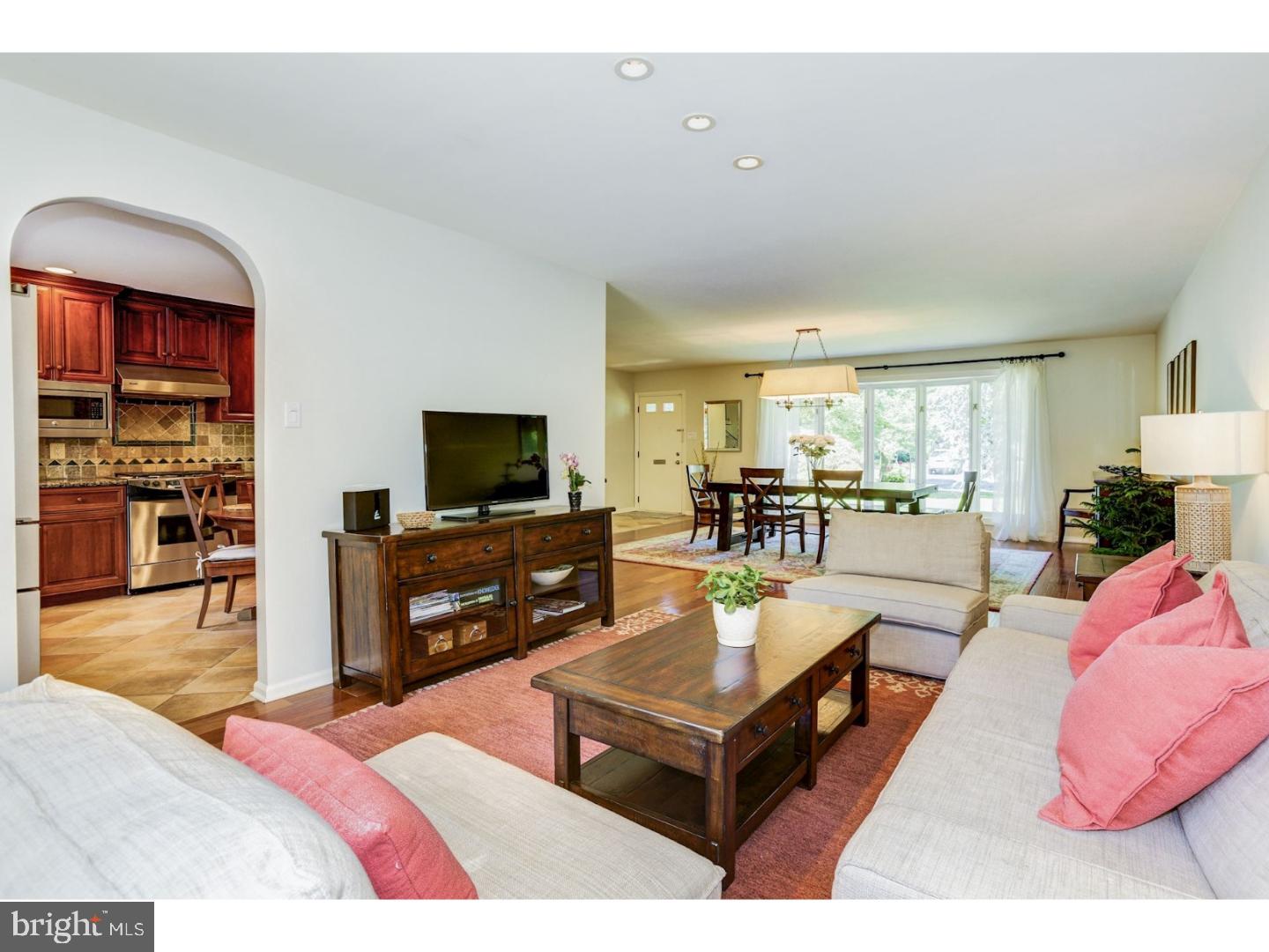 513 Middlesex Drive Moorestown, NJ 08057 - Photo 5 of 21 Dining Room