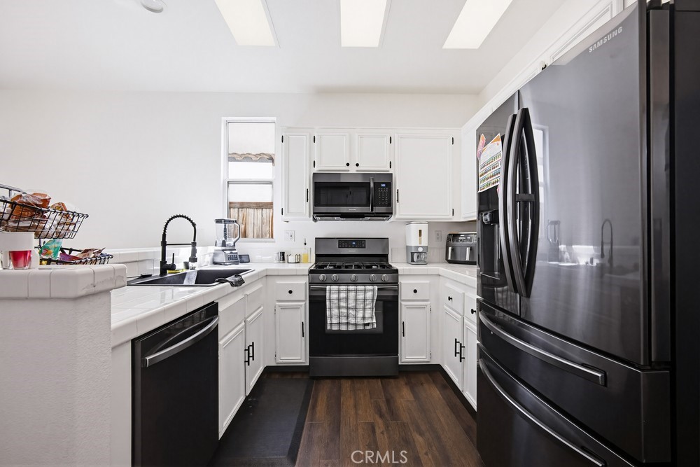 16248 Twilight Circle Riverside, CA 92503 - Photo 14 of 40