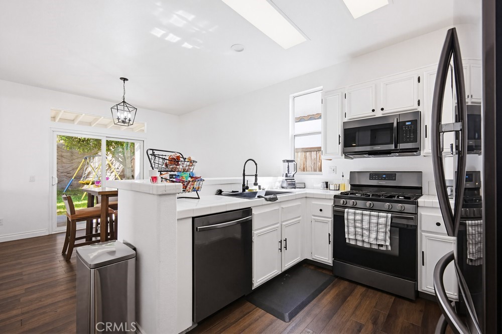 16248 Twilight Circle Riverside, CA 92503 - Photo 15 of 40