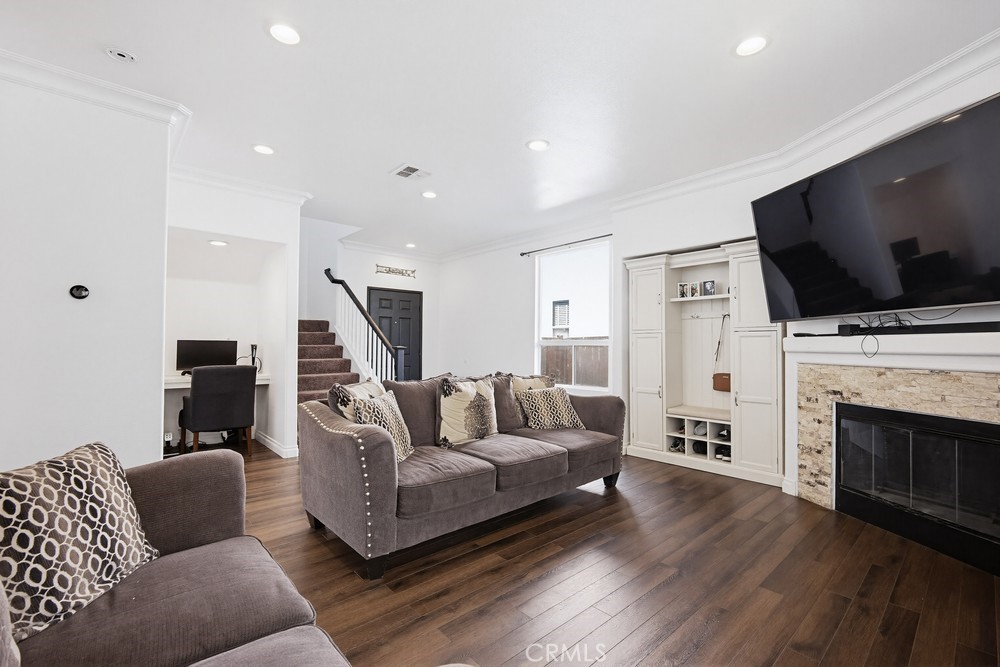 16248 Twilight Circle Riverside, CA 92503 - Photo 8 of 40