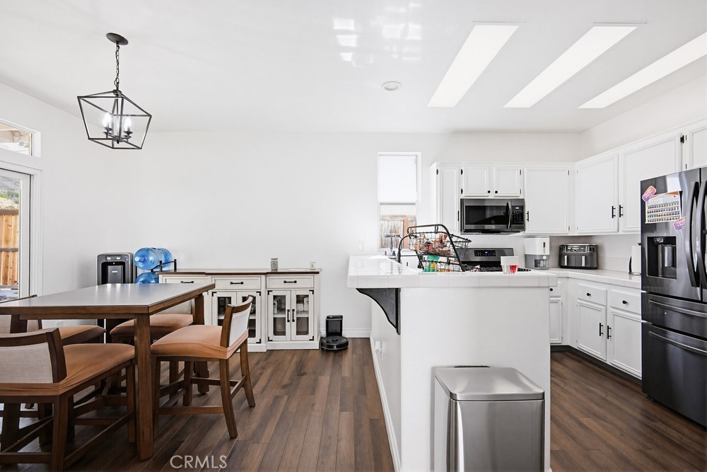 16248 Twilight Circle Riverside, CA 92503 - Photo 10 of 40