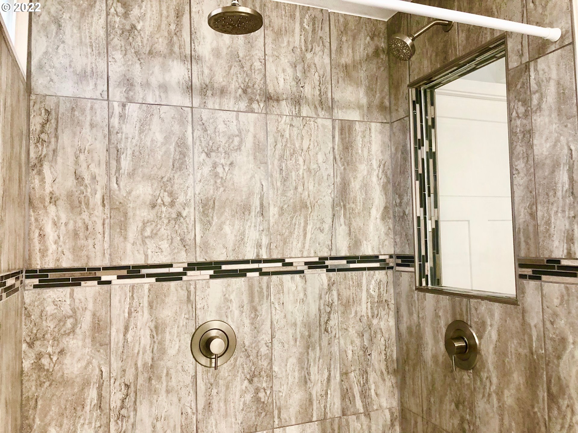 725 Southeast 6th Street Pendleton, OR 97801 - Photo 14 of 19 a close view of shower tap