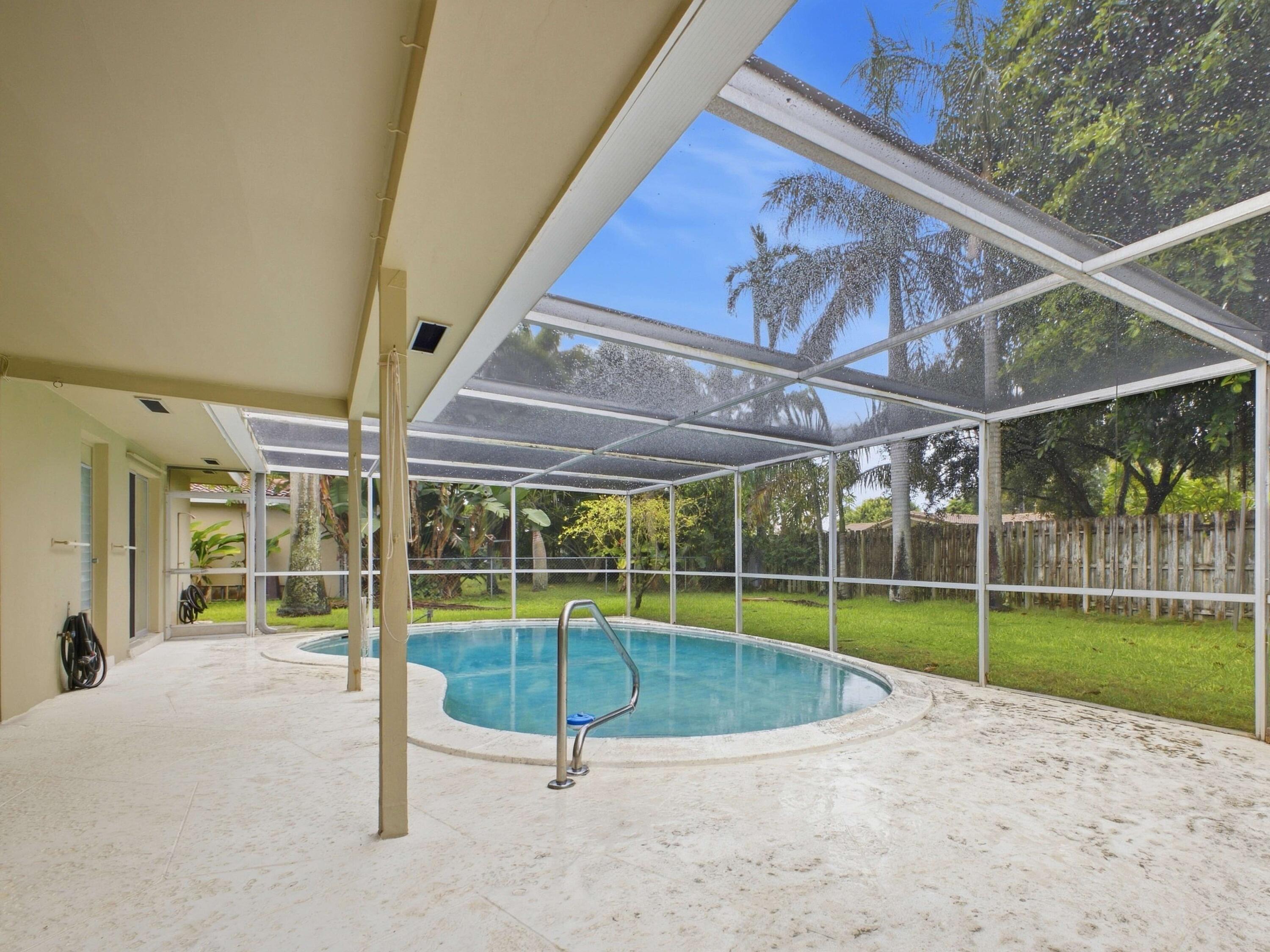 151 Southwest 8th Avenue Boca Raton, FL 33486 - Photo 28 of 39 Screened Pool