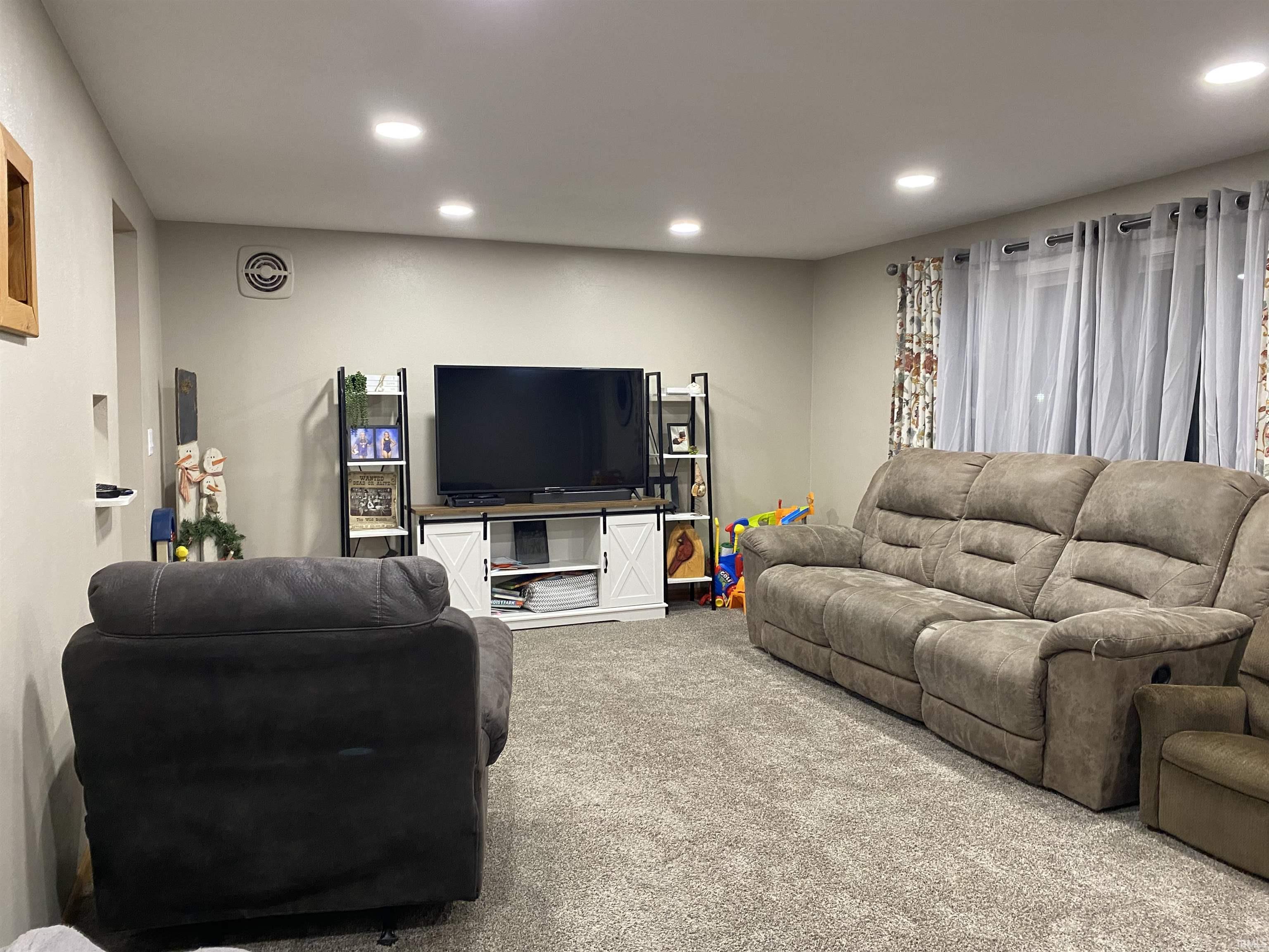 2086 West 75 South Portland, IN 47371 - Photo 4 of 24