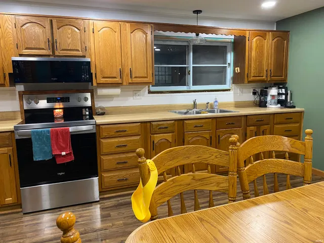 $179,900 | 2086 West 75 South, Portland, IN 47371