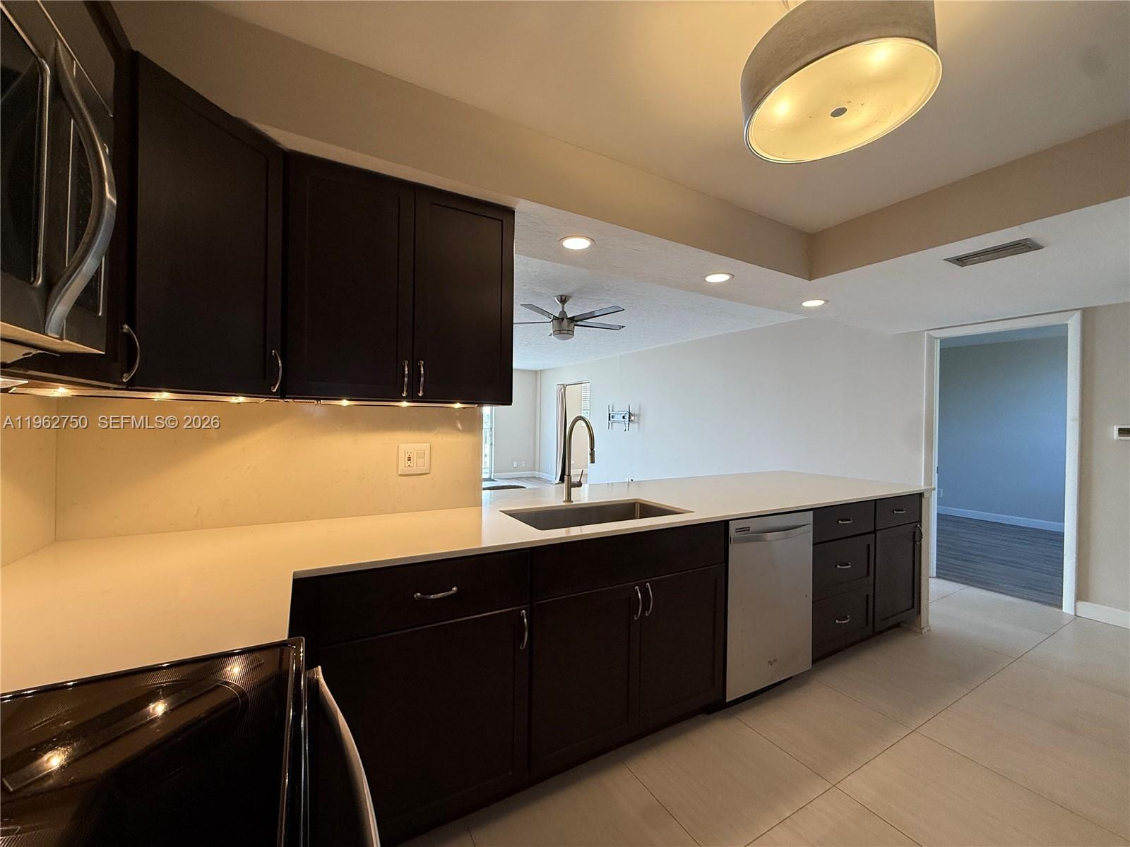 5301 Northwest 2nd Avenue, Unit PHA Boca Raton, FL 33487 - Photo 6 of 28