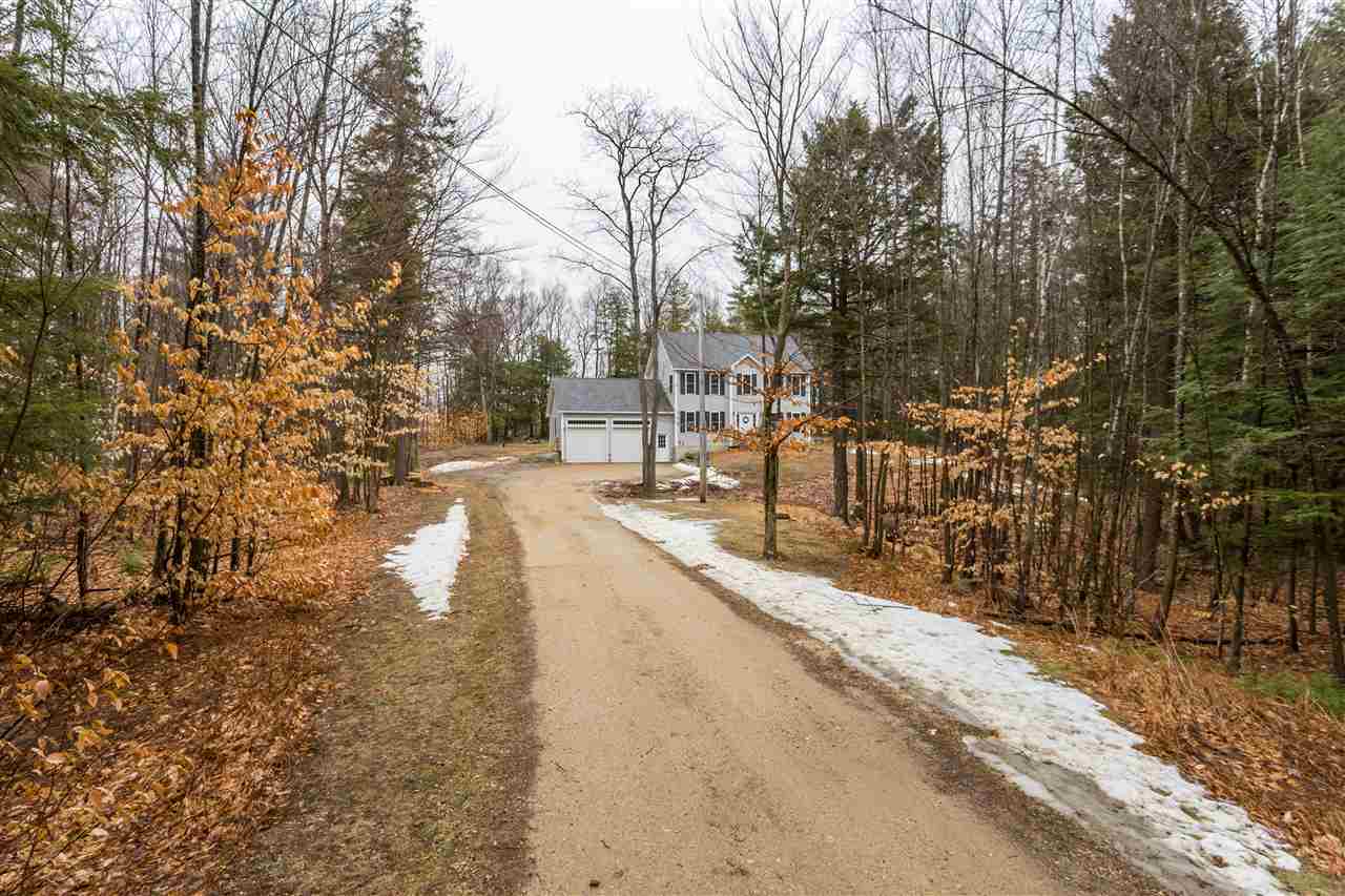 17 Country Road Deerfield, NH 03037 - Photo 4 of 37