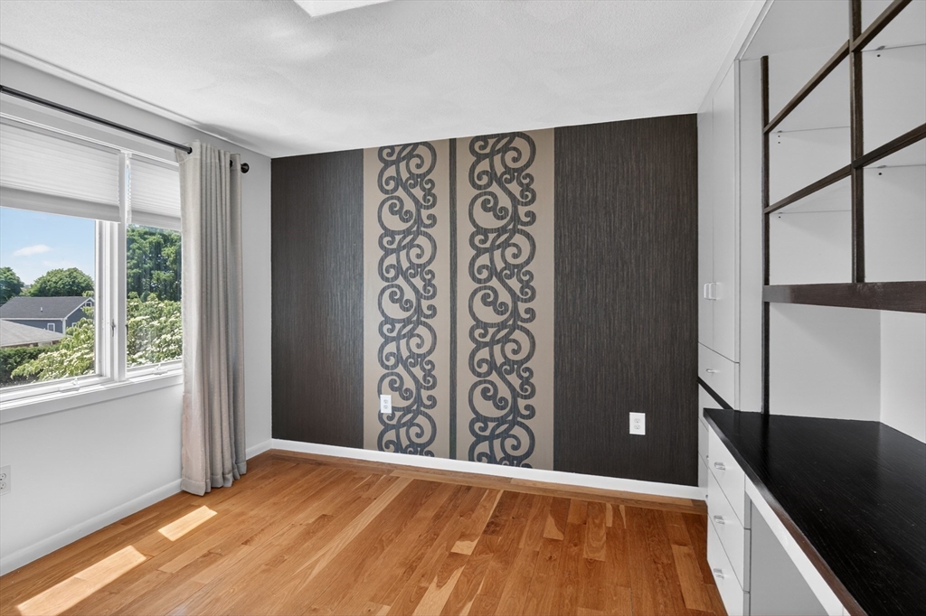 18 Roosevelt Road Medford, MA 02155 - Photo 31 of 42