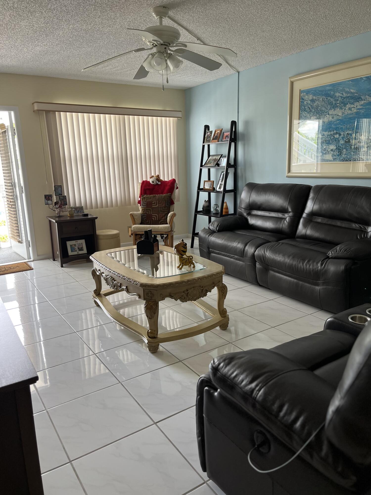 3071 Exeter Boca Raton, FL 33434 - Photo 2 of 11 living room