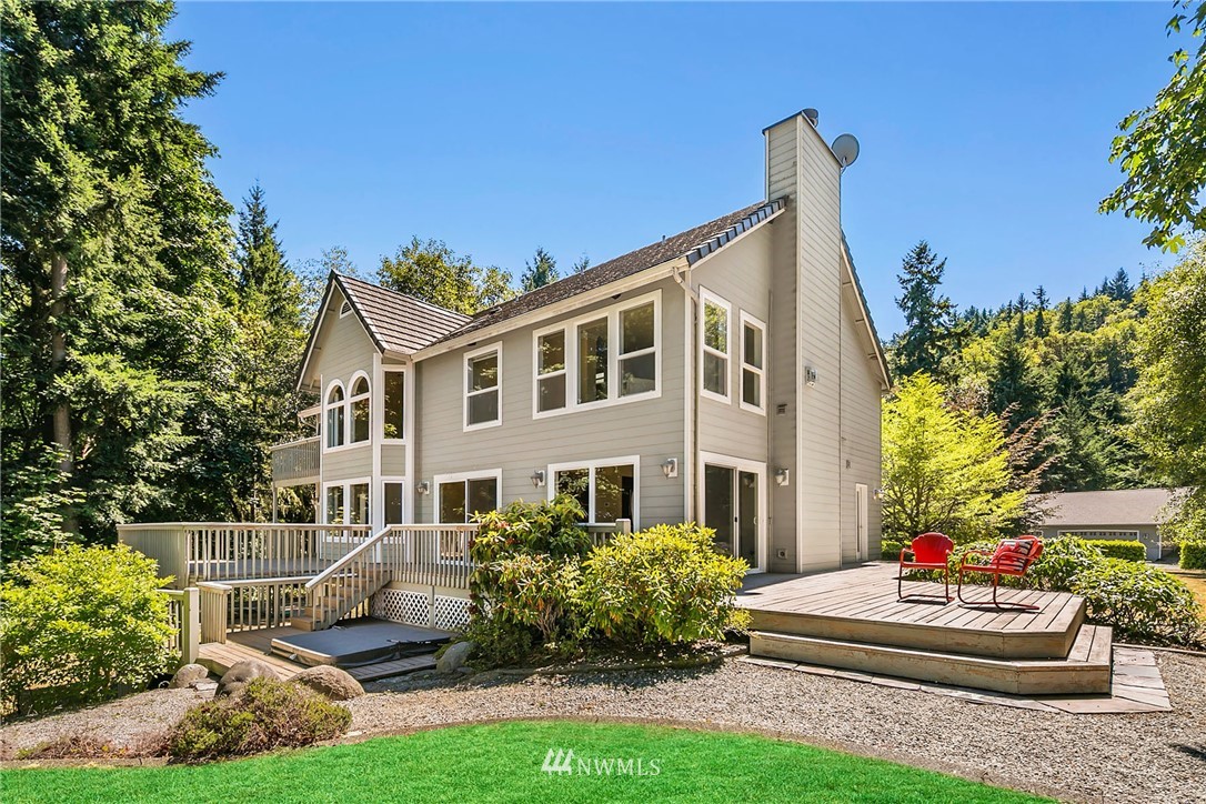 4331 Southwest Luana Beach Road Vashon, WA 98070 - Photo 2 of 25