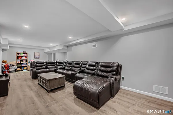 $750,000 | 322 Tuttle Road, Durham, CT 06422