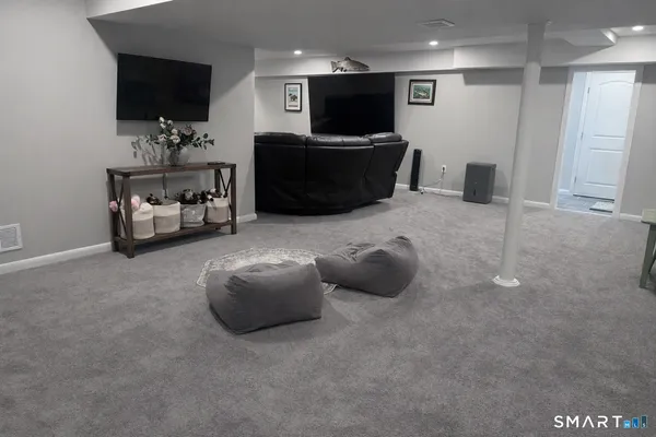 $750,000 | 322 Tuttle Road, Durham, CT 06422