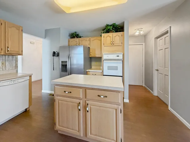 $350,000 | 1128 Country Club Drive, Crown Point, IN 46307