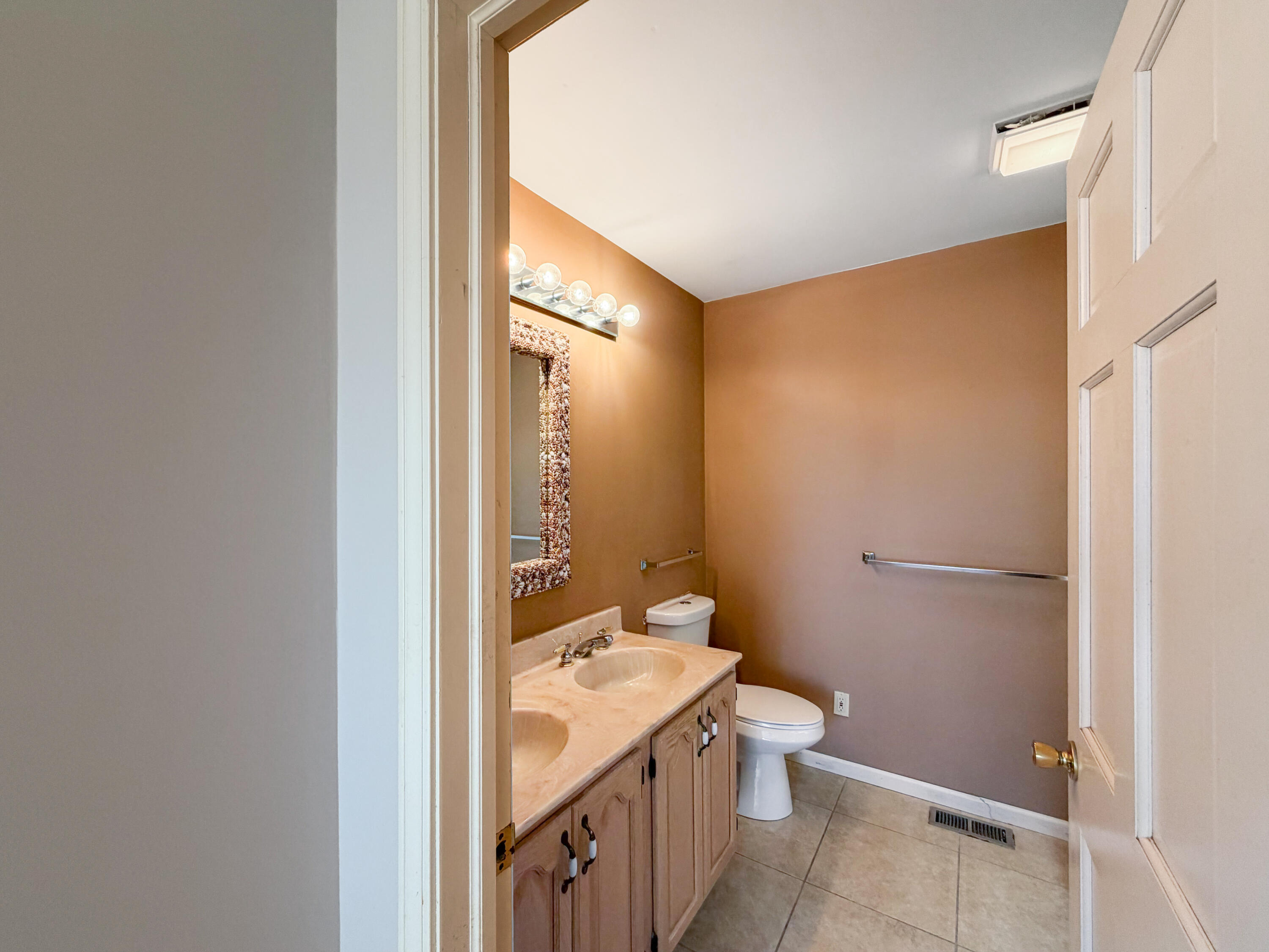 1128 Country Club Drive Crown Point, IN 46307 - Photo 17 of 26 3000x2250