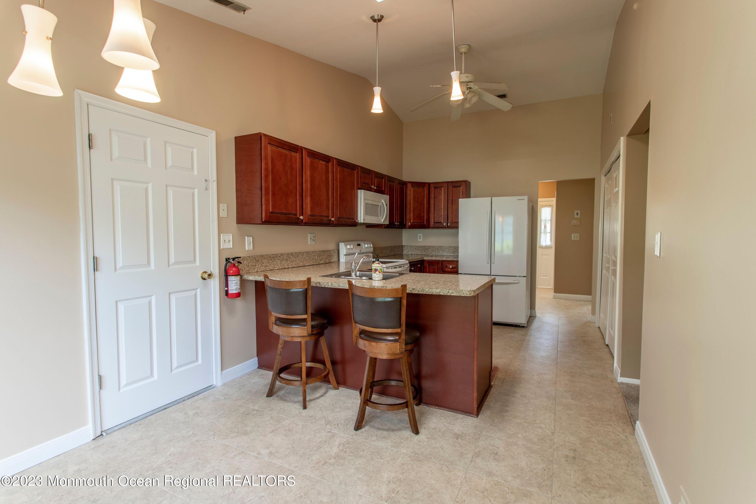 23 Farmview Lane Columbus, NJ 08022 - Photo 14 of 19 Farmview 17