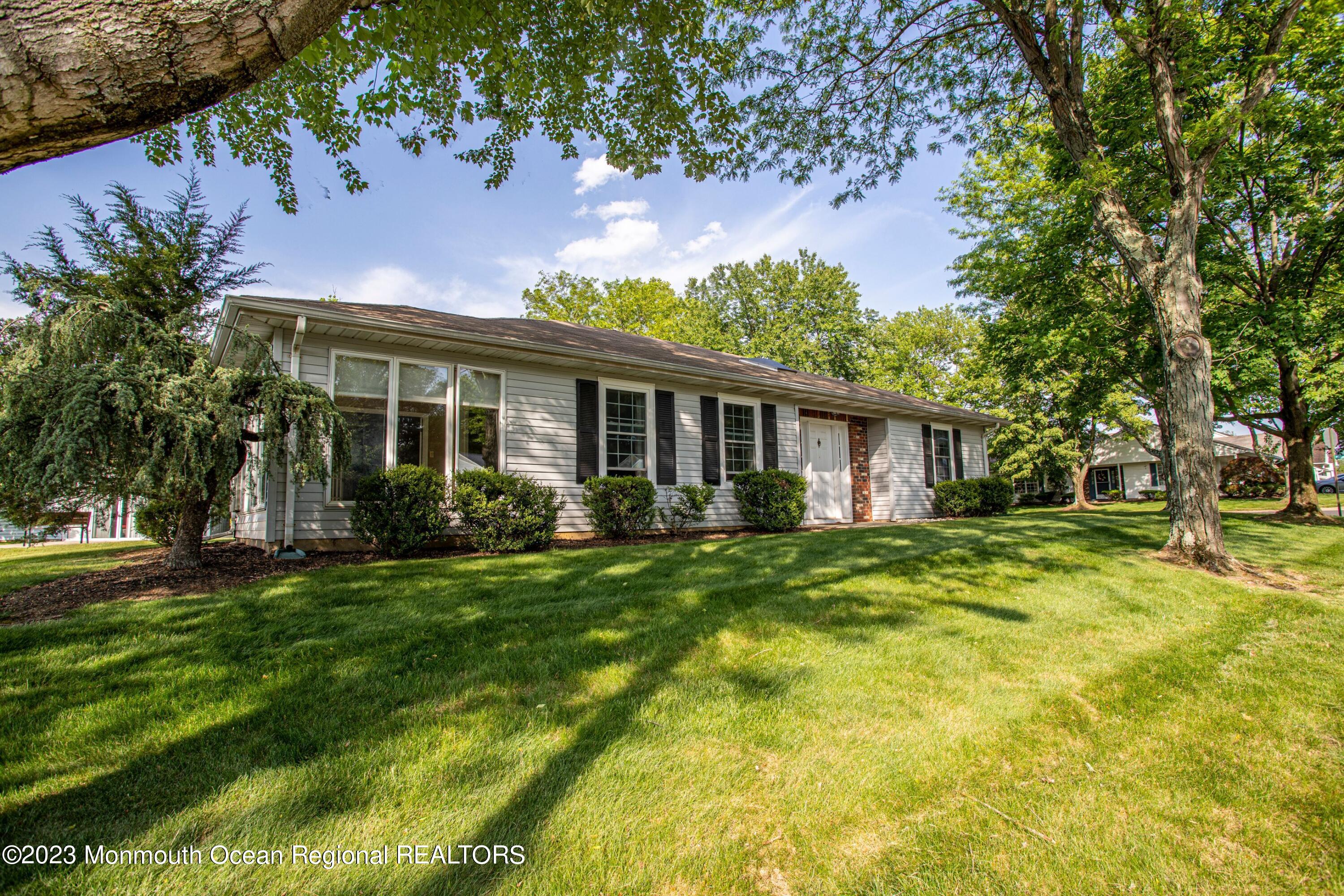 23 Farmview Lane Columbus, NJ 08022 - Photo 2 of 19 Farmview 2