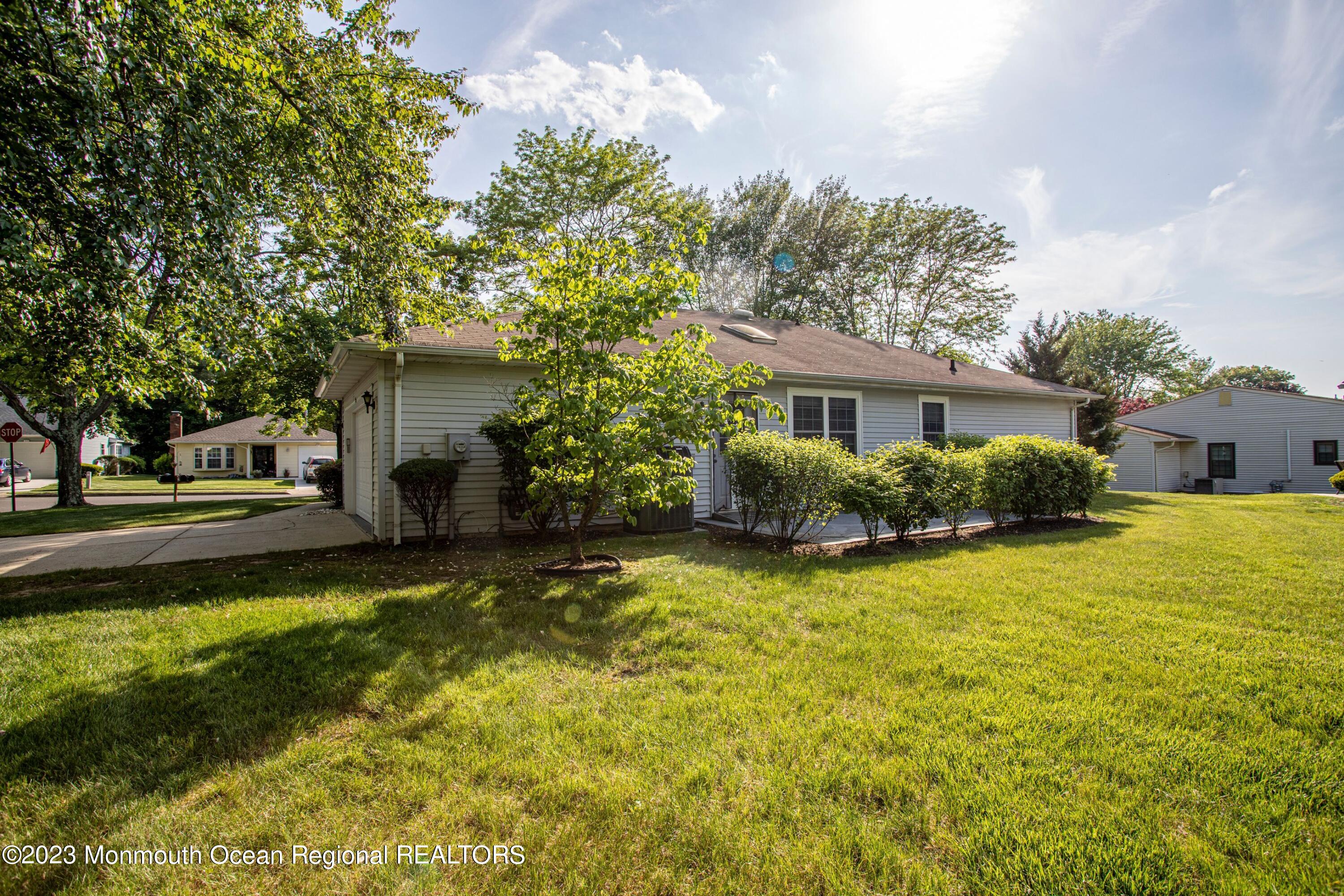23 Farmview Lane Columbus, NJ 08022 - Photo 3 of 19 Farmview 4
