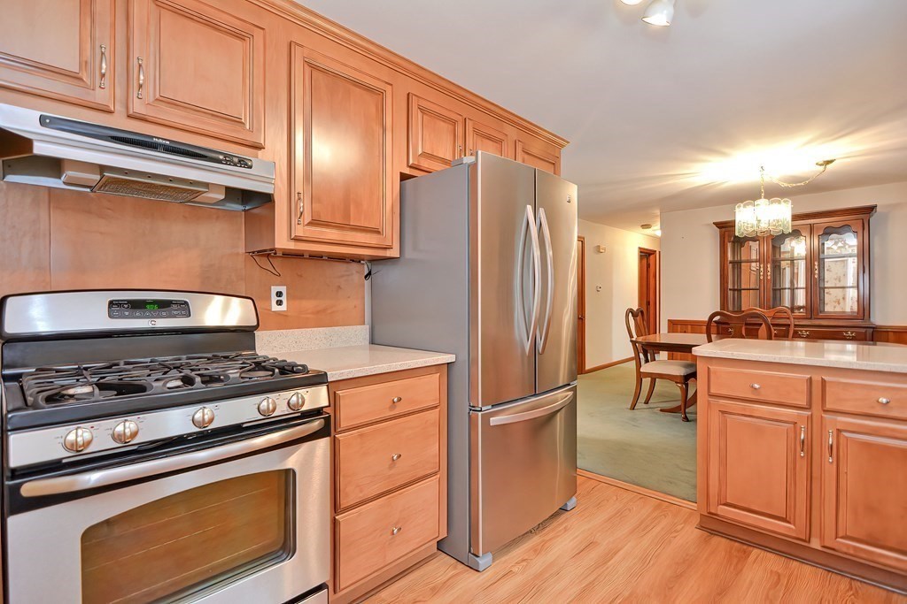 75 Dorset Road Holliston, MA 01746 - Photo 13 of 32 Gallery Image 13
