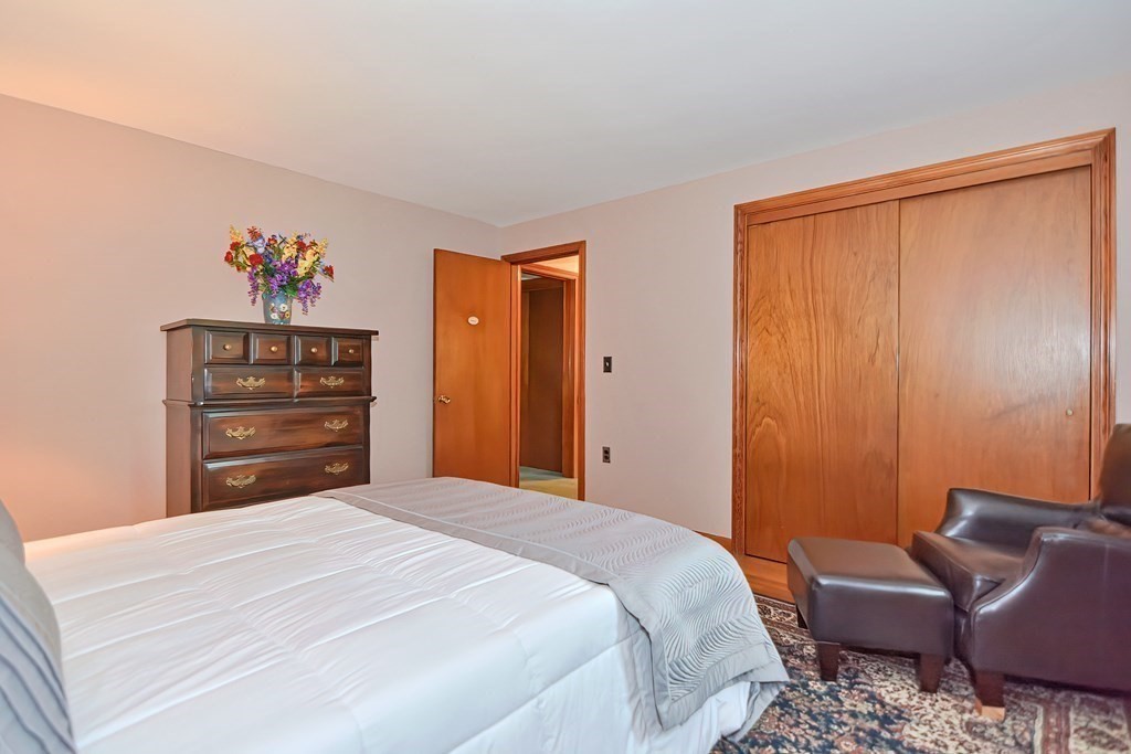 75 Dorset Road Holliston, MA 01746 - Photo 18 of 32 Gallery Image 18